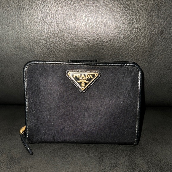 Prada Black Wallet / Bi-Fold - Picture 1 of 8